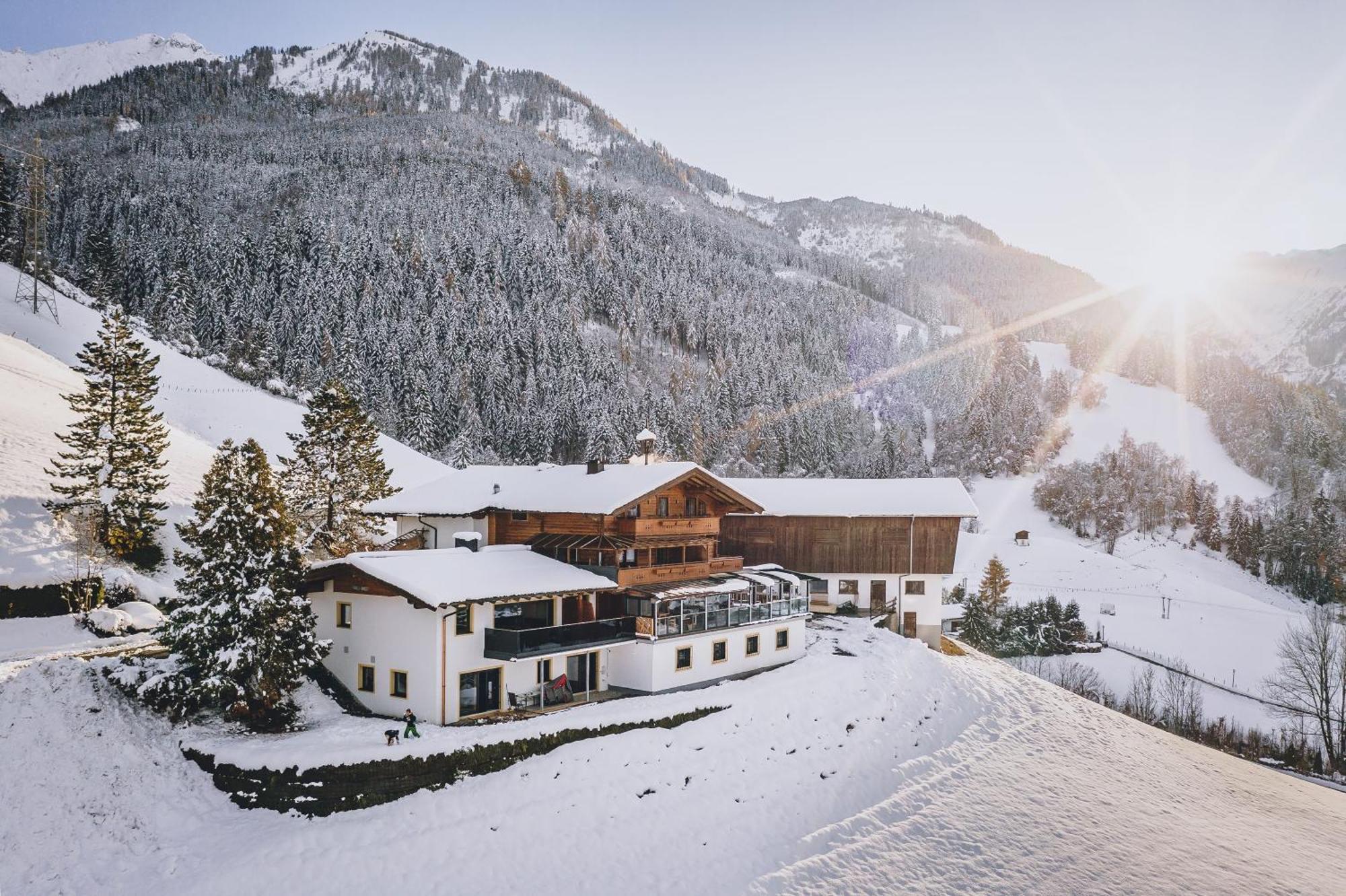 Panorama Hotel Guggenbichl - Inkl Sommerkarte, Freier Eintritt Ins Tauern Spa & Bester Ausblick Uber Kaprun Eksteriør bilde